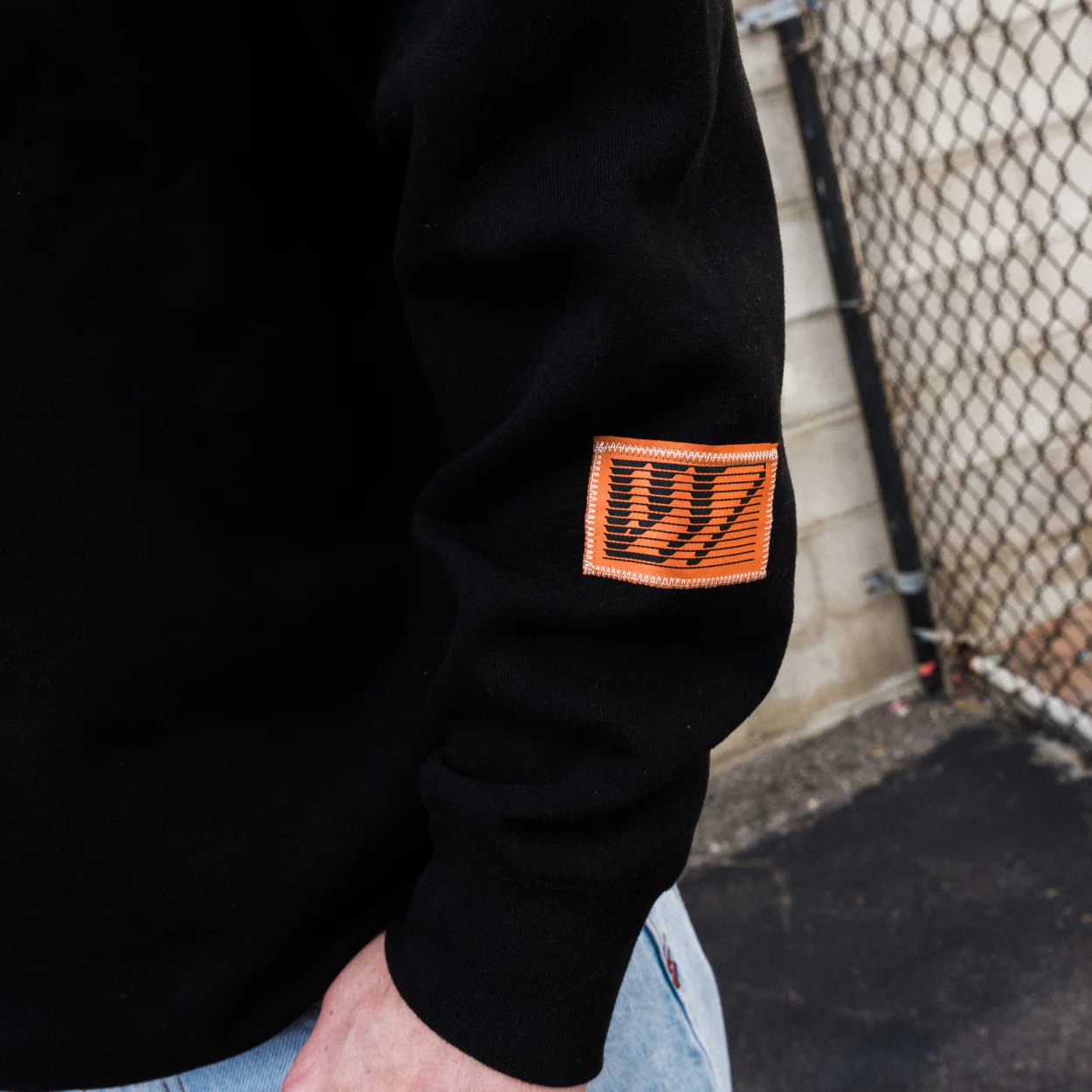 OUTW/THEOLD - I BELIEVE Black Crewneck - Image 4